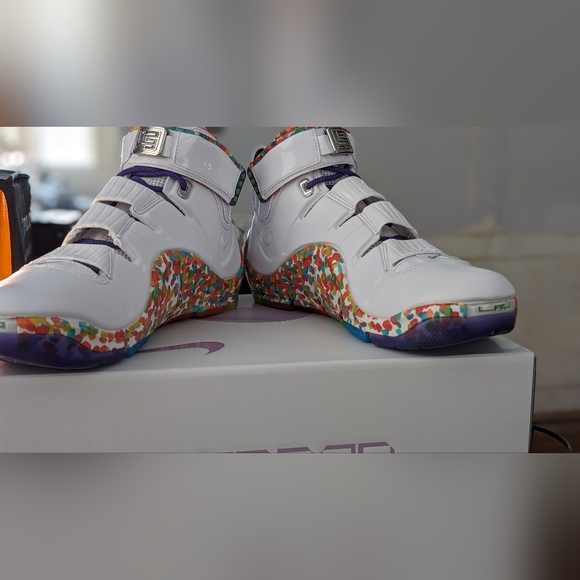 Size 10 W, 8.5 M - Nike Zoom LeBron 4 2024 Fruity Pebbles DQ9310-100 - Picture 5 of 15